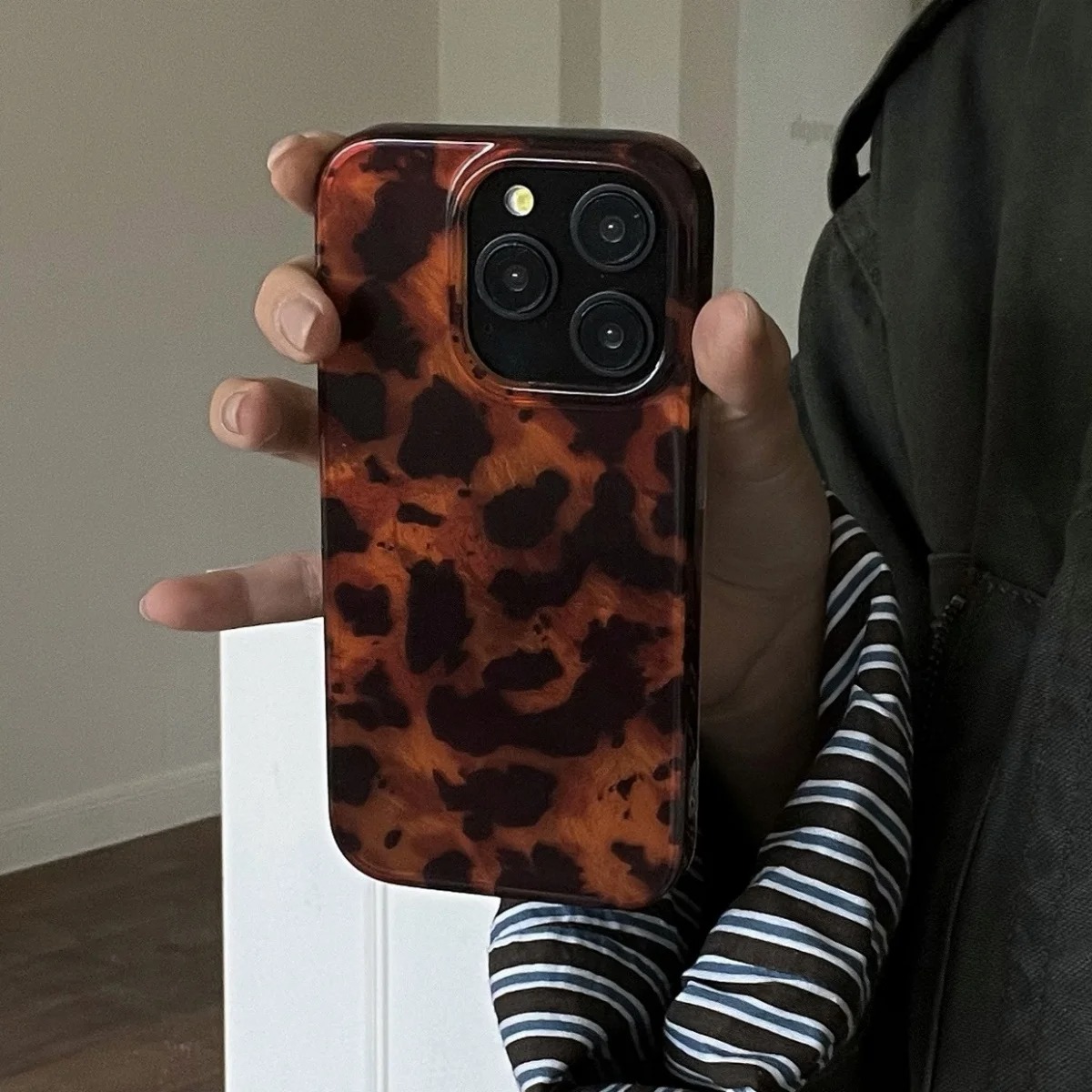 Retro Amber Texture Laser Phon - đánh giá và giá Phone Cases Xs Iphone
